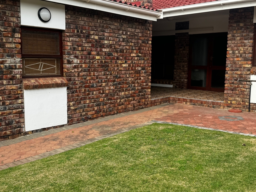 3 Bedroom Property for Sale in Hartenbos Central Western Cape